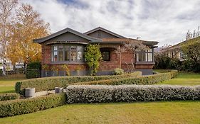Lakeside Retreat - Cromwell Holiday Home